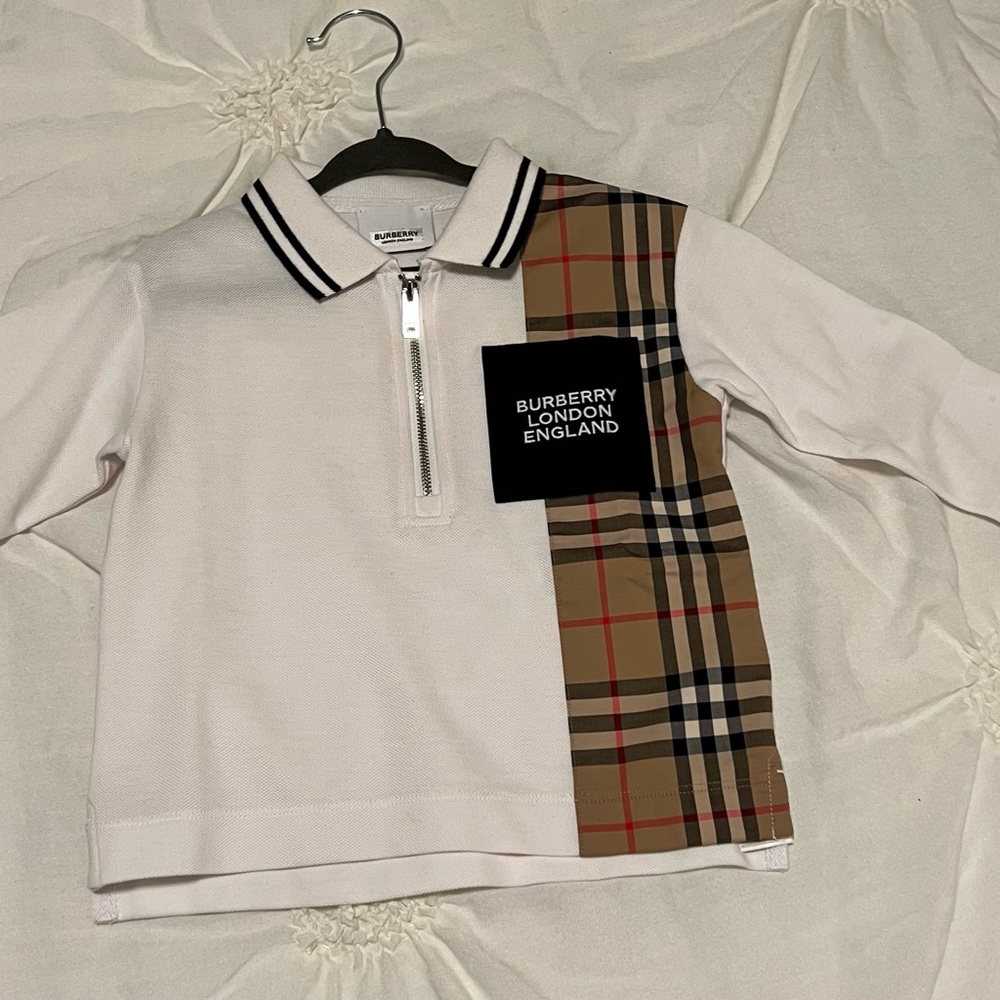Boys Burberry Shirt Size 2T In excelent condition